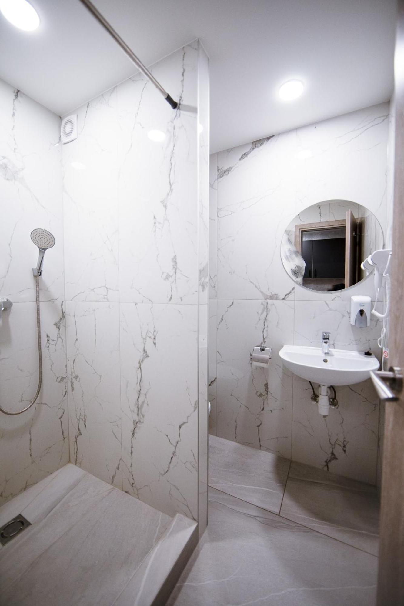 Dzukija Hotel Алитус Экстерьер фото